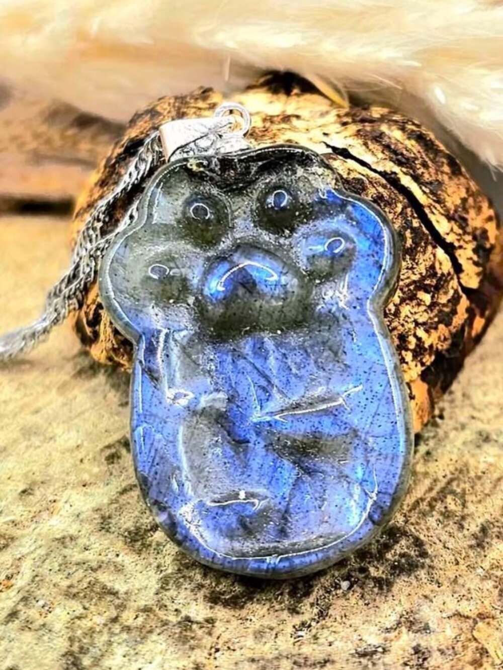Nature Labradorite Carved Flashy Lucky Cat Paw Pendant Necklace